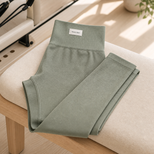 Seamless Knitted High-Waist Leggings by Maison Aligné